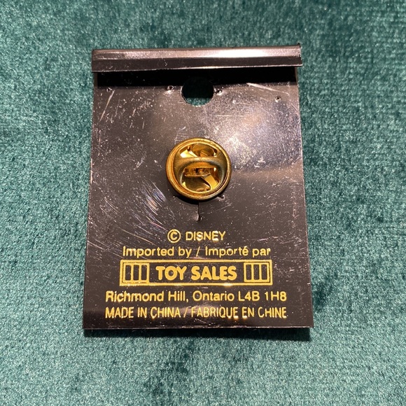 NWT Brass/Gold Disney Mickey Mouse Lapel Pin - Picture 2 of 4